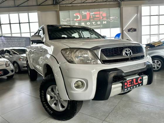 TOYOTA HILUX 2.5 STD 4X4 CD 16V TURBO DIESEL 4P MANUAL
